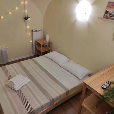 Rega Holiday House Неаполь Экстерьер фото
