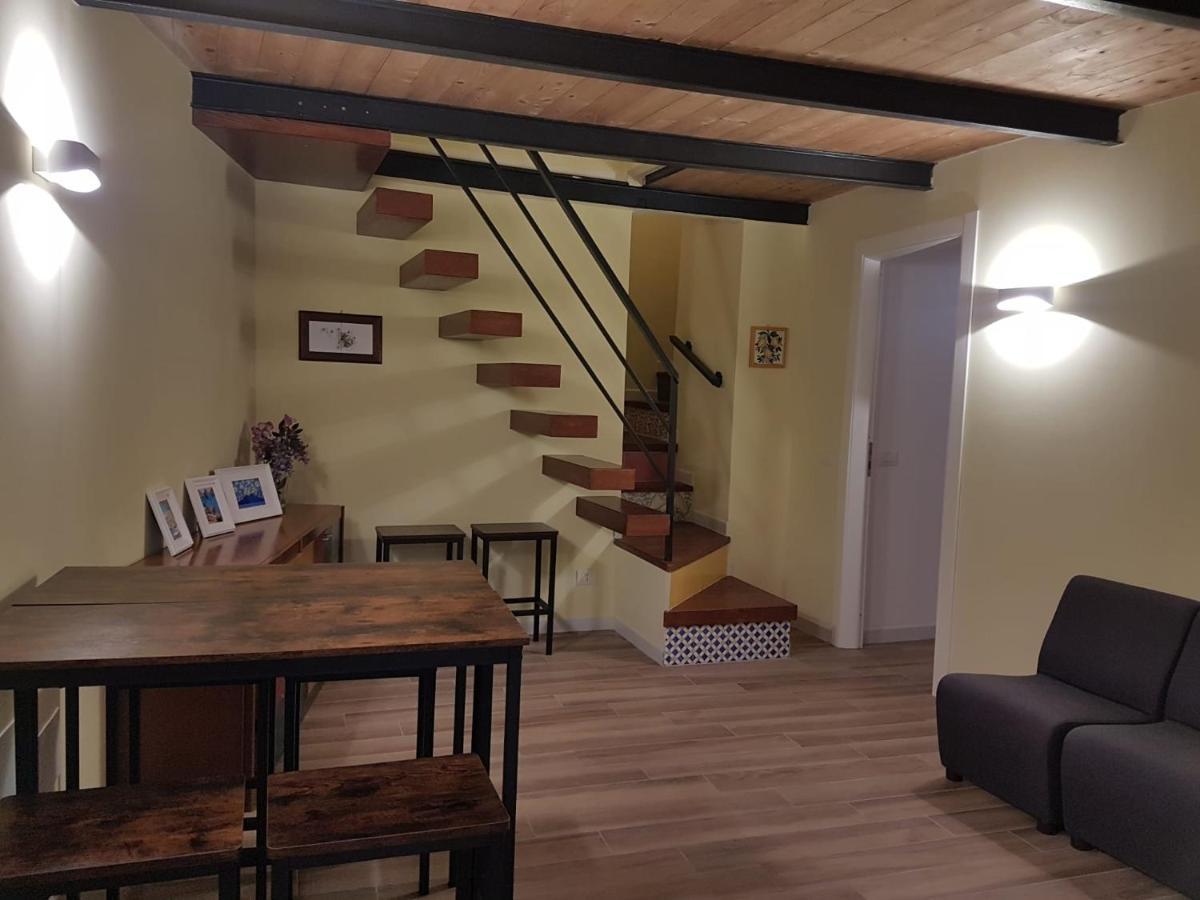 Rega Holiday House Неаполь Экстерьер фото