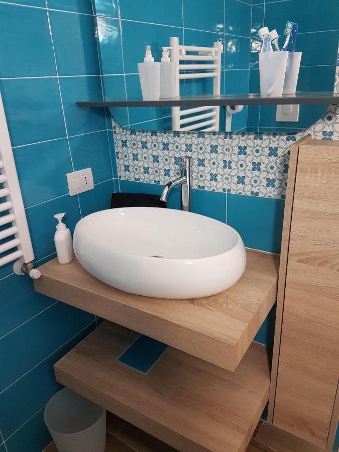 Rega Holiday House Неаполь Экстерьер фото