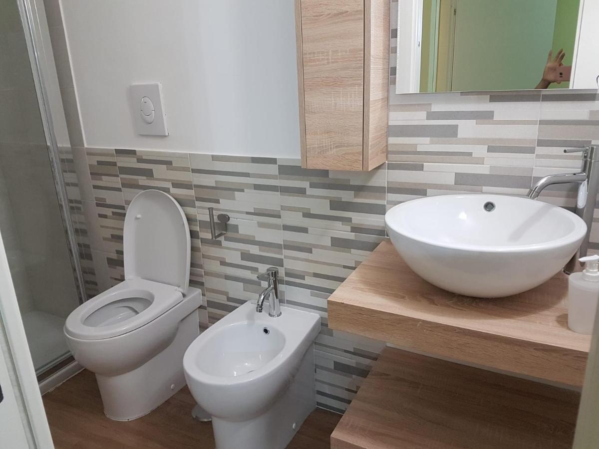 Rega Holiday House Неаполь Экстерьер фото