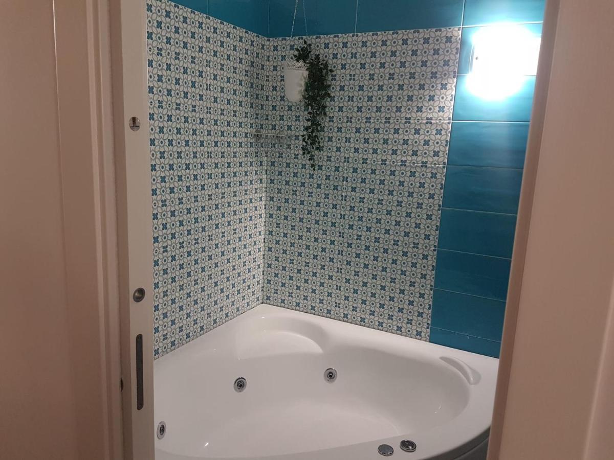 Rega Holiday House Неаполь Экстерьер фото