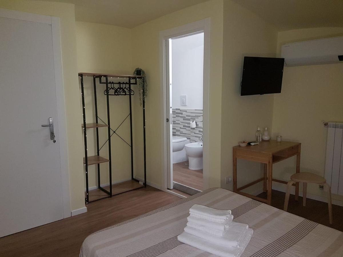 Rega Holiday House Неаполь Экстерьер фото