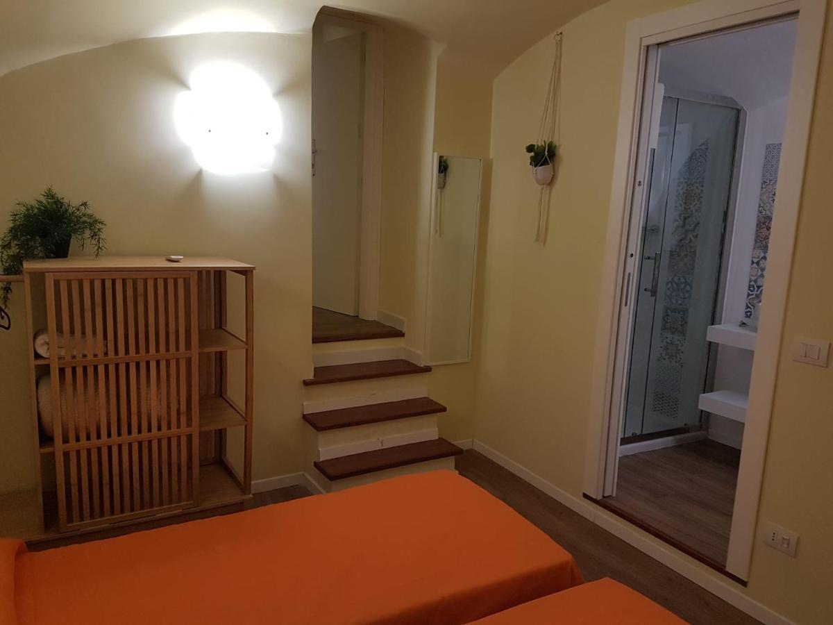 Rega Holiday House Неаполь Экстерьер фото