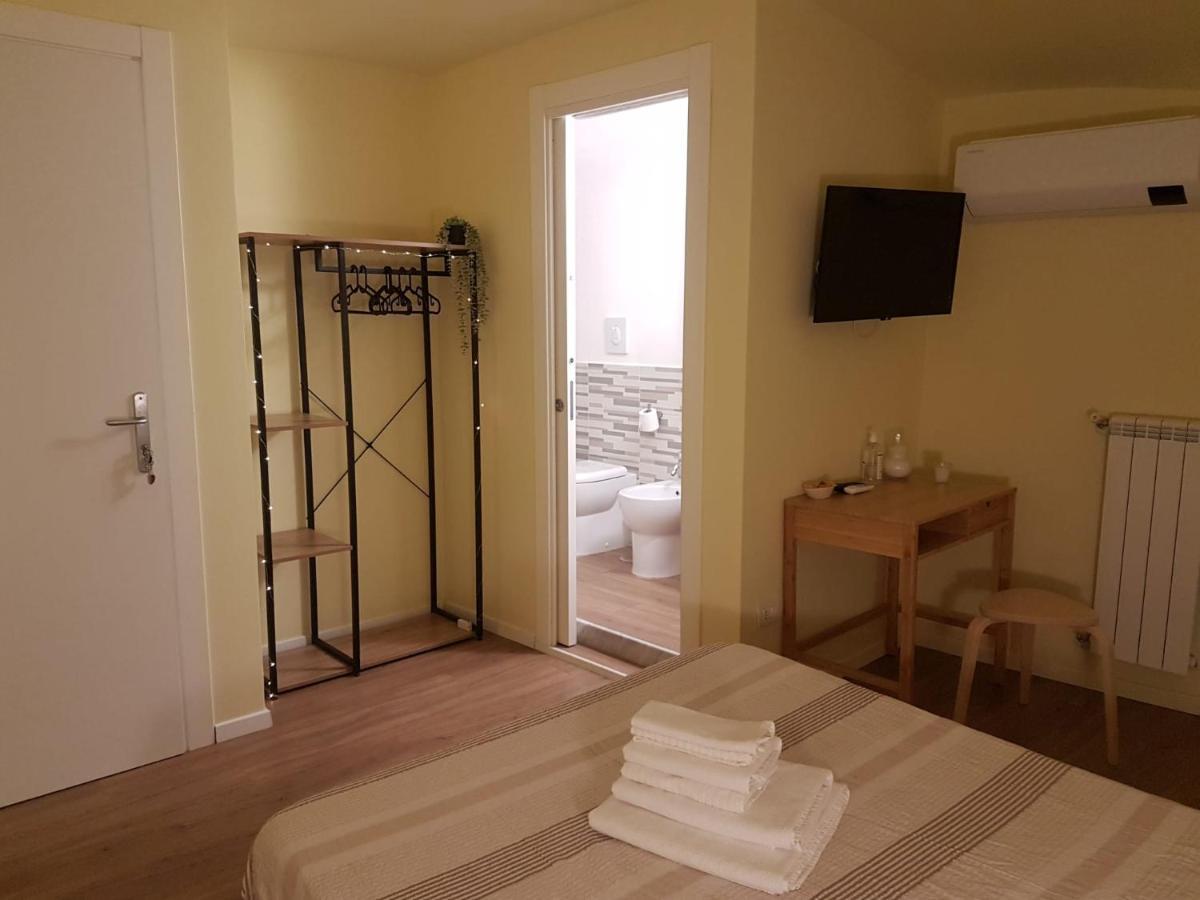 Rega Holiday House Неаполь Экстерьер фото
