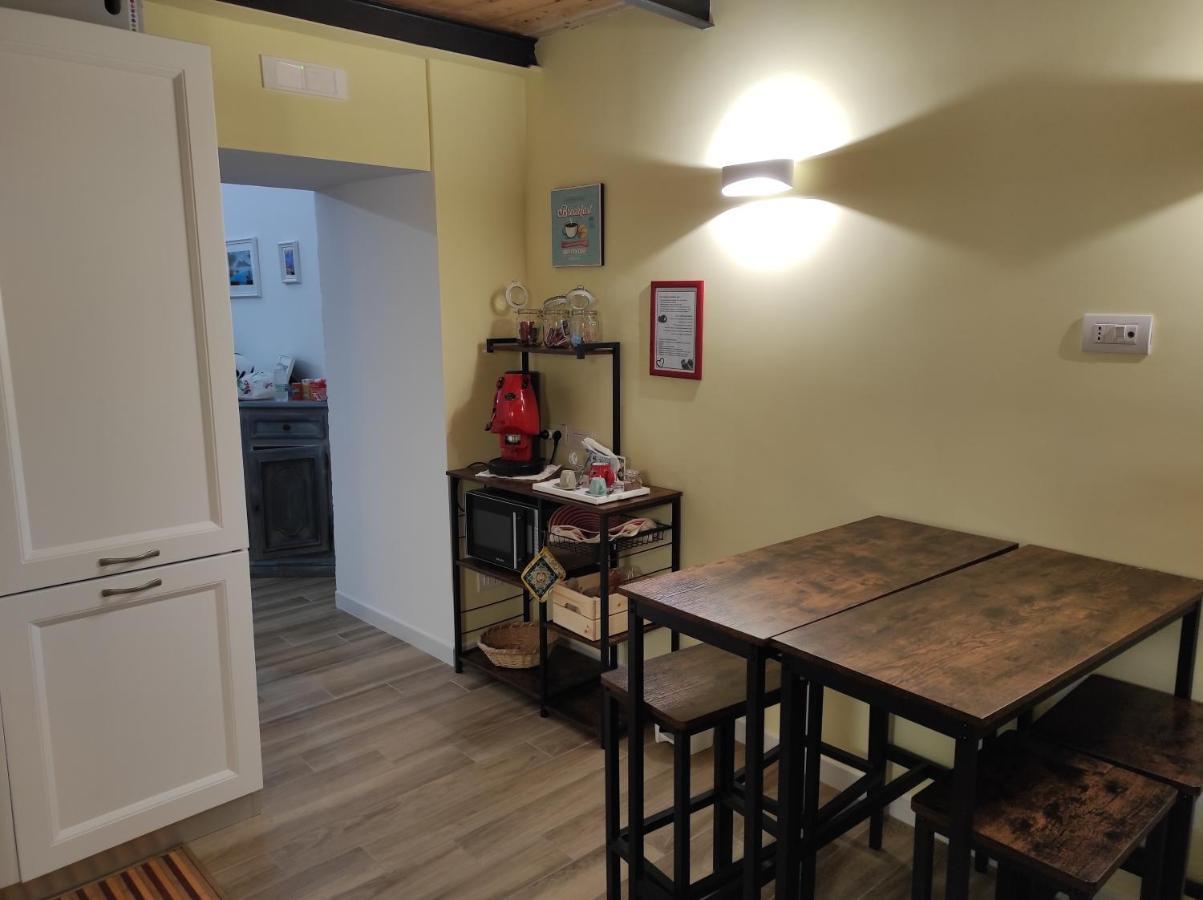 Rega Holiday House Неаполь Экстерьер фото