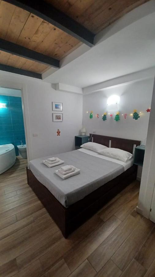 Rega Holiday House Неаполь Экстерьер фото